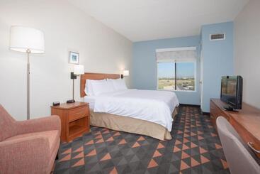 ホテル Holiday Inn & Suites Goodyear   West Phoenix Area, An Ihg