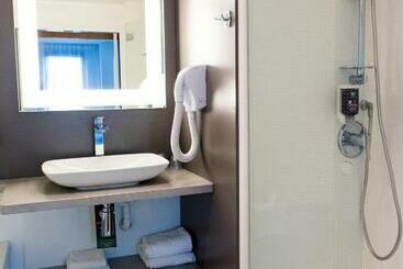 هتل Ibis Styles Lille Aeroport