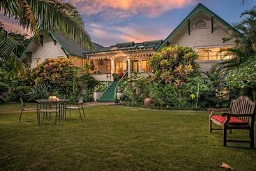 هتل The Old Wailuku Inn At Ulupono