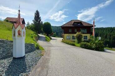 住宿加早餐  Landgasthof Hasbauer