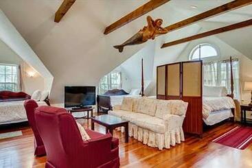 호텔 West Tisbury Inn