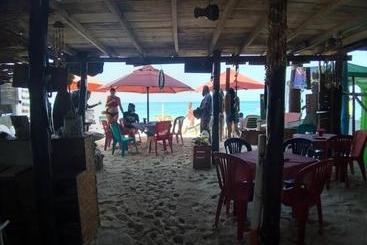 هتل Zulu Hostal