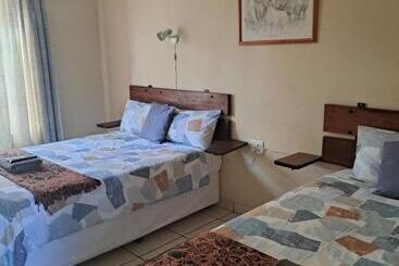 پانسیون Lepha Guest House