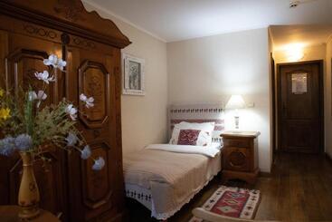 فندق صغير Hanul Ancutei