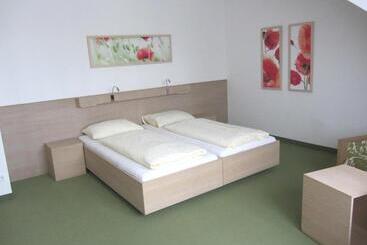 ペンション Weiss S