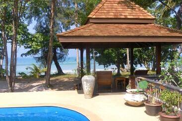 منتجع Koh Jum Beach Villas A Member Of Secret Retreats