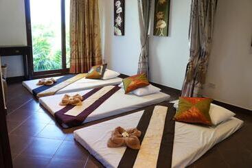 Vip Chain Resort Pool Villa