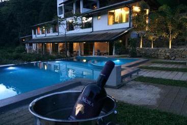 فندق Explore Sinharaja Rain Forest Tour Camp