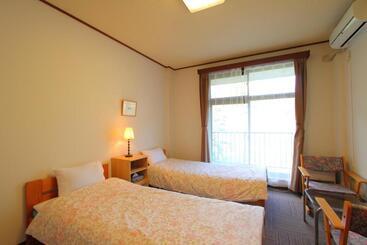פנסיון Guesthouse E Ne