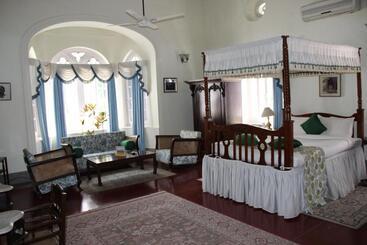 منتجع Thengal Manor