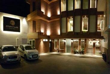هتل Mayur  Bar And Restaurant