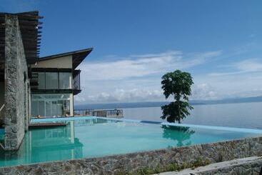 استراحتگاه Tiara Bunga Hotel & Villa