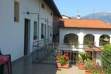 B&b Curtif