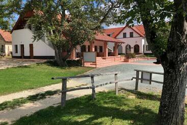住宿加早餐  Tündérkert Panzió őrség