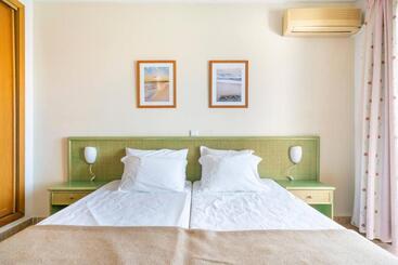 فندق Apartamentos Turisticos Alagoa Praia