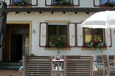 Gasthaus Und Pension Zur Linde