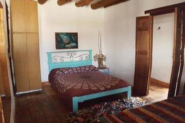 تختخواب و صبحانه Casa Tierrarte