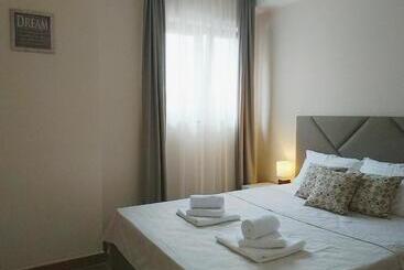 تختخواب و صبحانه Sunset Zlatibor Hills