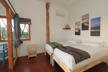 ユースホステル The Tree House Sumbawa
