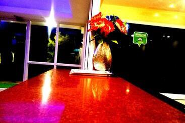 公寓式酒店  Arra Suites Kempegowda Airport