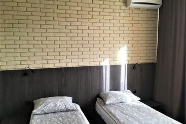 مبيت وإفطار Guesthouse On Rodnikovaya 9
