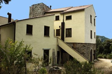 פונדק Le Petit Chateau