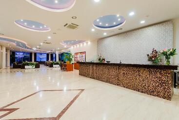 בית מלון כפרי Afandou Beach Resort