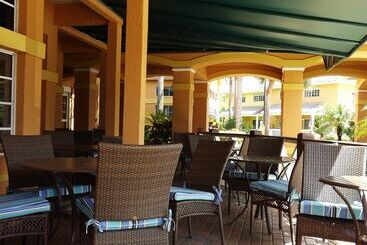 Saratoga Resort Villas