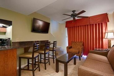 Saratoga Resort Villas