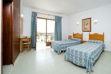 هتل Hostal La Perla