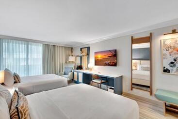 فندق Tideline Palm Beach Ocean Resort And Spa