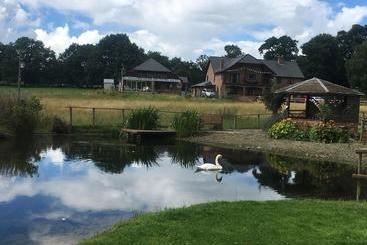 Acorn Court Country House