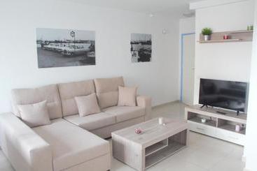 هتل Apartamentos Tao Laia