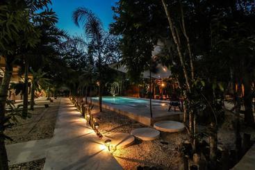 Xan Ha Apartments