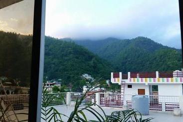 تختخواب و صبحانه Devi Music Ashram