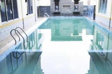 בית מלון כפרי New Classic Inn