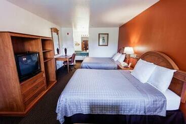 酒店 Americas Best Value Airport Inn