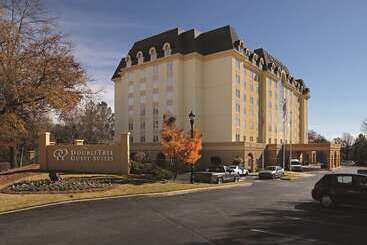 هتل Doubletree Suites By Hilton At The Battery Atlanta