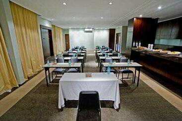 هتل Slaviero Executive Pinhais