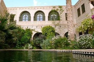 تختخواب و صبحانه Dar Nejma