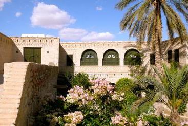 تختخواب و صبحانه Dar Nejma