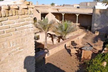 تختخواب و صبحانه Dar Nejma