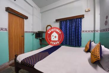 בית מלון כפרי Spot On 66075 Keshry Lodge & Guest House