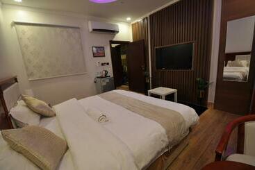 هتل آپارتمان Fakher Yanbu 3 Furnished Units