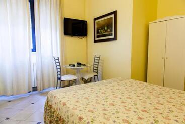 پانسیون Affittacamere Europa Fiera