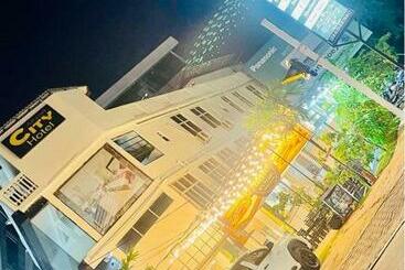 酒店 Airport City