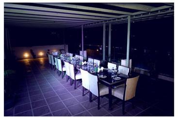 هتل Viraj Inn