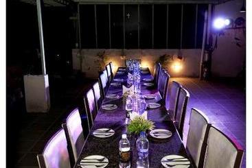 هتل Viraj Inn