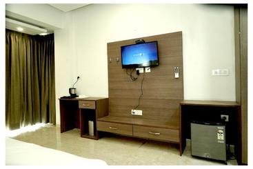 هتل Viraj Inn
