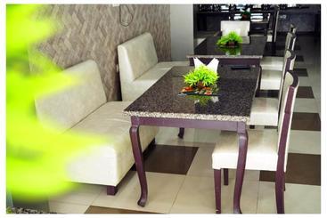 هتل Viraj Inn